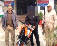 सहारनपुर: गागलहेड़ी-मुजफ्फरनगर हाईवे पर खतरनाक स्टंट करने वाले युवक को पुलिस ने गिरफ्तार किया