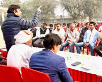 नोएडा में कांग्रेस का ग्राम चौपाल: मनरेगा बचाओ संग्राम के तहत ग्रामीणों को जागरूक किया