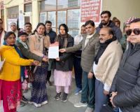 शामली: शिक्षक संघ ने 2026 विधान परिषद चुनाव में अनियमितताओं का आरोप लगाते हुए मुख्य निर्वाचन आयुक्त को ज्ञापन सौंपा