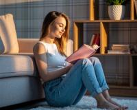 बिना दवा खाए तनाव और चिंता से हो जाएंगे कोसों दूर, जान लें बिब्लियोथेरेपी के फायदे 