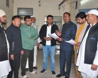 शामली में कांग्रेस ने मतदाता सूचियों में अनियमितताओं को लेकर निर्वाचन कार्यालय को ज्ञापन सौंपा