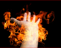 नोएडा हादसा: 4 वर्षीय बच्चा और 32 वर्षीय व्यक्ति गंभीर रूप से जल गए, दिल्ली के सफदरजंग अस्पताल में भर्ती