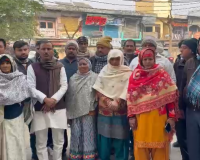 शामली: छात्रा से छेड़छाड़ और परिवार पर जानलेवा हमला, पुलिस कार्रवाई न होने पर एसपी को सौंपा शिकायती पत्र