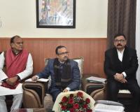 बरेली में प्रभारी मंत्री का सपा पर बड़ा हमला: 'EVM और संवैधानिक संस्थाओं पर झूठ फैलाना ही सपा की राजनीति