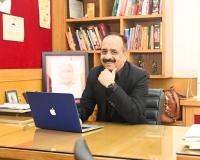 मेरठ के सत्यकाम स्कूल के पूर्व डायरेक्टर गिरफ्तार, 3 करोड़ के गबन का आरोप; थाने पर समर्थकों का हंगामा