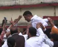 छत्तीसगढ़ शराब घोटाला: पूर्व सीएम भूपेश बघेल के बेटे चैतन्य बघेल 168 दिन बाद जेल से रिहा; समर्थकों में खुशी की लहर