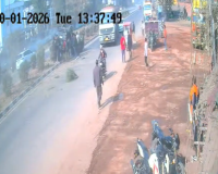 मुजफ्फरनगर: मौत को छूकर निकली स्कॉर्पियो, हाईवे पर पलटी खाती कार का खौफनाक वीडियो वायरल, सुरक्षित बचे चारों युवक