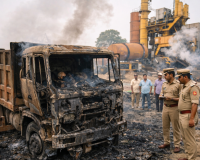 मुज़फ्फरनगर के हॉट मिक्सिंग प्लांट में संदिग्ध परिस्थितियों में जलकर ट्रक चालक की मौत