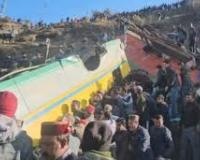 हिमाचल प्रदेश: हरिपुरधार में निजी बस 400 मीटर गहरी खाई में गिरी, आठ लोगों की मौत की आशंका
