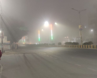 मेरठ और पश्चिम उत्तर प्रदेश में कड़ाके की ठंड और घना कोहरा, यातायात प्रभावित, हवा जहरीली