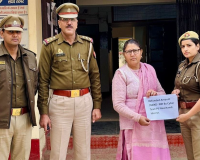 मेरठ: साइबर हेल्प डेस्क टीम ने ठगी के 95 हजार रुपये पीड़िता को वापस कराए