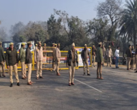 मेरठ: कपसाड़ गांव में पुलिस ने मीडियाकर्मी पर किया मारपीट, मीडिया कवरेज पर रोक