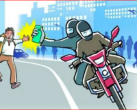 नोएडा में बाइक सवार बदमाशों ने राहगीरों से मोबाइल लूटे, पुलिस जांच में