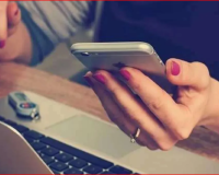 नोएडा में व्हाट्सएप शेयर मार्केट ठगी: 49 लाख रुपए का चूना