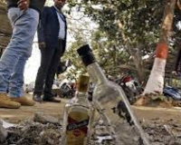 मेरठ: गाना बजाने के विवाद में युवक की ईंट से कूचकर हत्या, शव को सूखे पत्तों से जलाया