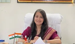 BLO ड्यूटी कटवाने आए शिक्षकों को SDM निकिता शर्मा ने लगाई फटकार; वायरल हुआ 'क्या खाक पढ़ाते होंगे' !