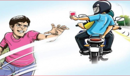 "नोएडा में बाइक सवार बदमाशों ने सरेशाम मोबाइल लूट, पुलिस मामले की कर रही जांच"