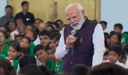 प्रधानमंत्री मोदी छत्तीसगढ़ पहुंचे, बच्चों से की 'दिल की बात', दिखाया स्नेह और जुड़ाव