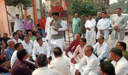 मुजफ्फरनगरः मंत्री कपिल देव के आश्वासन के बाद भट्टा मालिकों का धरना समाप्त, मुख्यमंत्री से बैठक का वादा