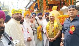  गुरु नानक देव जी महाराज के प्रकाश पर्व पर निकाला नगर कीर्तन,मुजफ्फरनगर में हर्षोल्लास से निकली यात्रा 