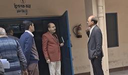 मुज़फ्फरनगर में लाखों अभ्यर्थियों के भविष्य से खिलवाड़, प्रश्न-पत्रों को कूड़ा गाड़ी में ढोने की तैयारी, डीएम ने लगाई फटकार