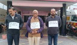 निर्वाल हॉस्पिटल विवाद, मौहल्ले वालों ने दी आत्मदाह की चेतावनी, डॉक्टर बोले-बैठकर मामला निपटा लेंगे !