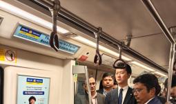 जापान के विदेश मंत्री ने की दिल्ली मेट्रो की यात्रा