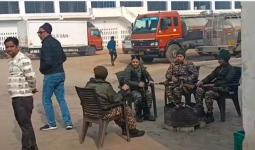 आनंदा डेयरी में चल रही छापेमारी, आयकर टीम के अधिकारी की बिगड़ी तबीयत