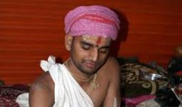 रायबरेली का BA छात्र बना संन्यासी, घर से भागकर माघ मेले में ली दीक्षा..परिजनों के उड़े होश