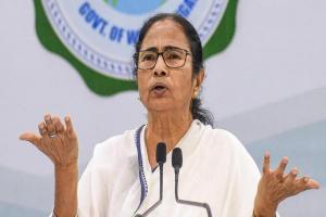 ममता बनर्जी बनाम ईडी: आई-पैक छापेमारी पर भड़कीं मुख्यमंत्री; ED और CRPF के खिलाफ FIR दर्ज, गृह मंत्री पर लगाए गंभीर आरोप