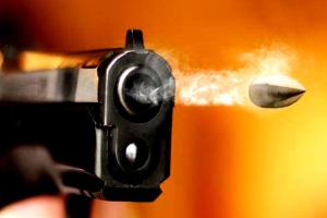 शादी के बाद प्रेमी संग भागी बेटी को पिता ने मारी गोली