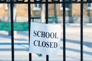 लखनऊ स्कूल हॉलिडे अपडेट: ठंड के कारण 10 जनवरी तक बंद रहेंगे 8वीं तक के स्कूल; डीएम का नया आदेश