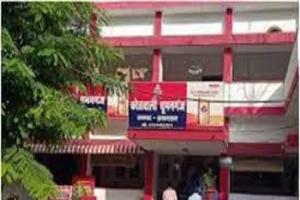 प्रयागराज में बेकाबू कार ने छीनी बुजुर्ग की जान, छह घायल - दिवाली की खरीदारी में मचा कोहराम