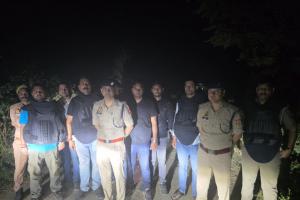 प्रयागराज में पुलिस मुठभेड़ में 25 हजार के इनामी बदमाश घायल, साथी फरार