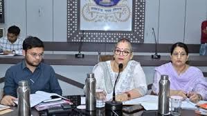 लखनऊ मेयर vs नगर आयुक्त: अधिकारों की टक्कर और प्रशासन की चुनौतियाँ