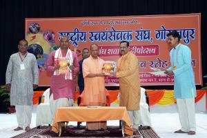 'गद्दी विरासत में मिल सकती है, बुद्धि नहीं', दीपोत्सव पर बयान को लेकर योगी का अखिलेश यादव पर तीखा प्रहार