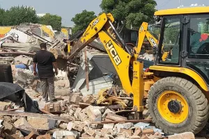 बरेली में 100 से ज्यादा होटल-बारात घर जांच के घेरे में, कई बिल्डिंग ध्वस्त, कई नामी इमारतों पर चलेगा बुलडोजर 