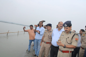 मेरठ में डीआईजी ने मखदूमपुर गंगा घाट मेले की तैयारियों का लिया जायजा, दिए आवश्यक दिशा-निर्देश