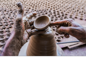 दीपोत्सव से बदली कुम्हारों की किस्मत, अयोध्या के युवाओं को मिला रोजगार