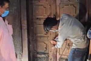 वृंदावनः 54 साल बाद खुला बांके बिहारी मंदिर का तोशखाना, श्रद्धालुओं में उत्साह, सुरक्षा में हुई ऐतिहासिक कार्रवाई