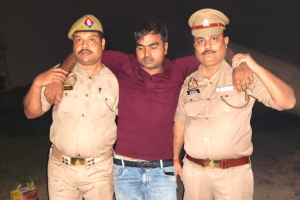 वाराणसी में 25 हजार के इनामी सुपारी किलर गिरफ्तार, मुठभेड़ में पैर में लगी गोली