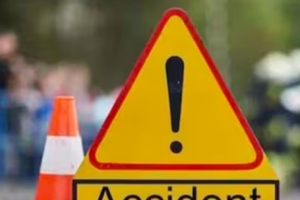 मध्य प्रदेश के बड़वानी में बस हादसा: 1 महिला की मौत, 30 से अधिक घायल