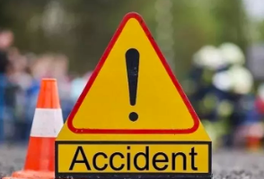 जौनपुर में बस की चपेट में आने से तीन लोगों की मौत, चालक फरार