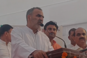 मुजफ्फरनगर में संजीव बालियान ने सरकार के अधिकारियों पर लगाया भ्रष्टाचार का आरोप | वायरल वीडियो