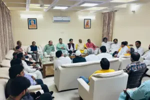 सोमेंद्र तोमर का नाम लेकर नाक रगड़वाने के 'विकुल चपराणा कांड' का पटाक्षेप, बीजेपी नेताओं ने सर्किट हाउस में कराया समझौता