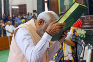 पीएम मोदी ने संविधान दिवस पर नागरिकों को लिखी चिट्ठी, वोट करके लोकतंत्र को मजबूत करने की अपील