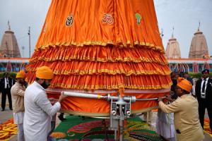 अयोध्या ध्वजारोहण समारोह: 20 फीट विशाल केसरिया धर्म ध्वज की पहली तस्वीर आई सामने, सूर्य-ॐ अंकित 