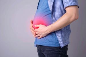 क्यों होती है ब्लोटिंग और इंफ्लेमेशन? आयुर्वेद से जानें असरदार उपाय 