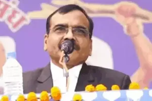 IAS अफसर ने कहा-जब तक ब्राह्मण अपनी बेटी, मेरे बेटे को न दे, तब तक लागू रहे आरक्षण, मच गया बवाल 