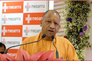 डबल इंजन की सरकार में हर व्यक्ति को स्वास्थ्य की गारंटी: योगी आदित्यनाथ